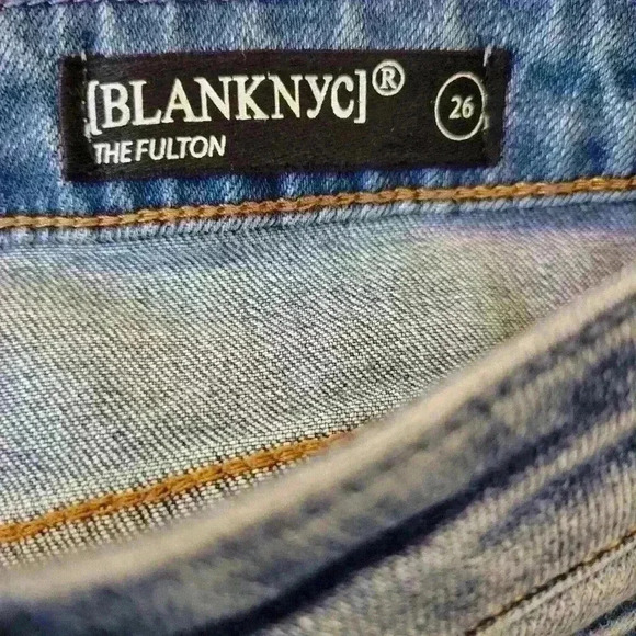 NWT Women's Blanknyc The Fulton Roll Up Distressed Denim Shorts. Size 26 - Picture 6 of 11